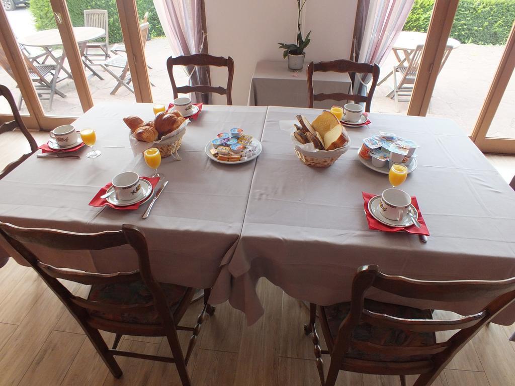 Hotel Restaurant Le Manguier Peyrat-de-Bellac Экстерьер фото