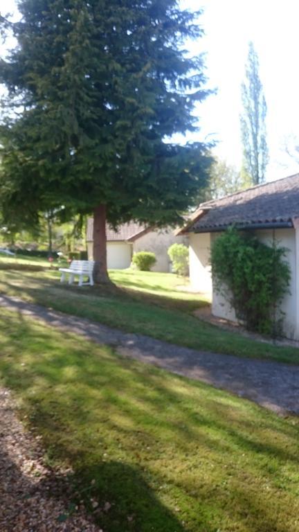 Hotel Restaurant Le Manguier Peyrat-de-Bellac Экстерьер фото