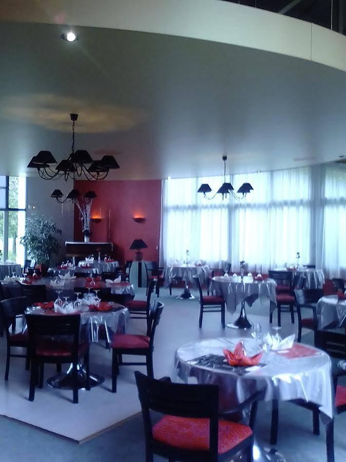 Hotel Restaurant Le Manguier Peyrat-de-Bellac Экстерьер фото